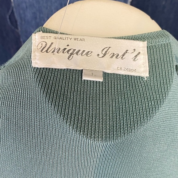 Two Piece Sequenced Top Knit Top & Sweater Beautifully done. Sz L - Picture 10 of 11